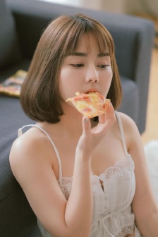 娇小xxⅹ摘花dh仙踪林二佰